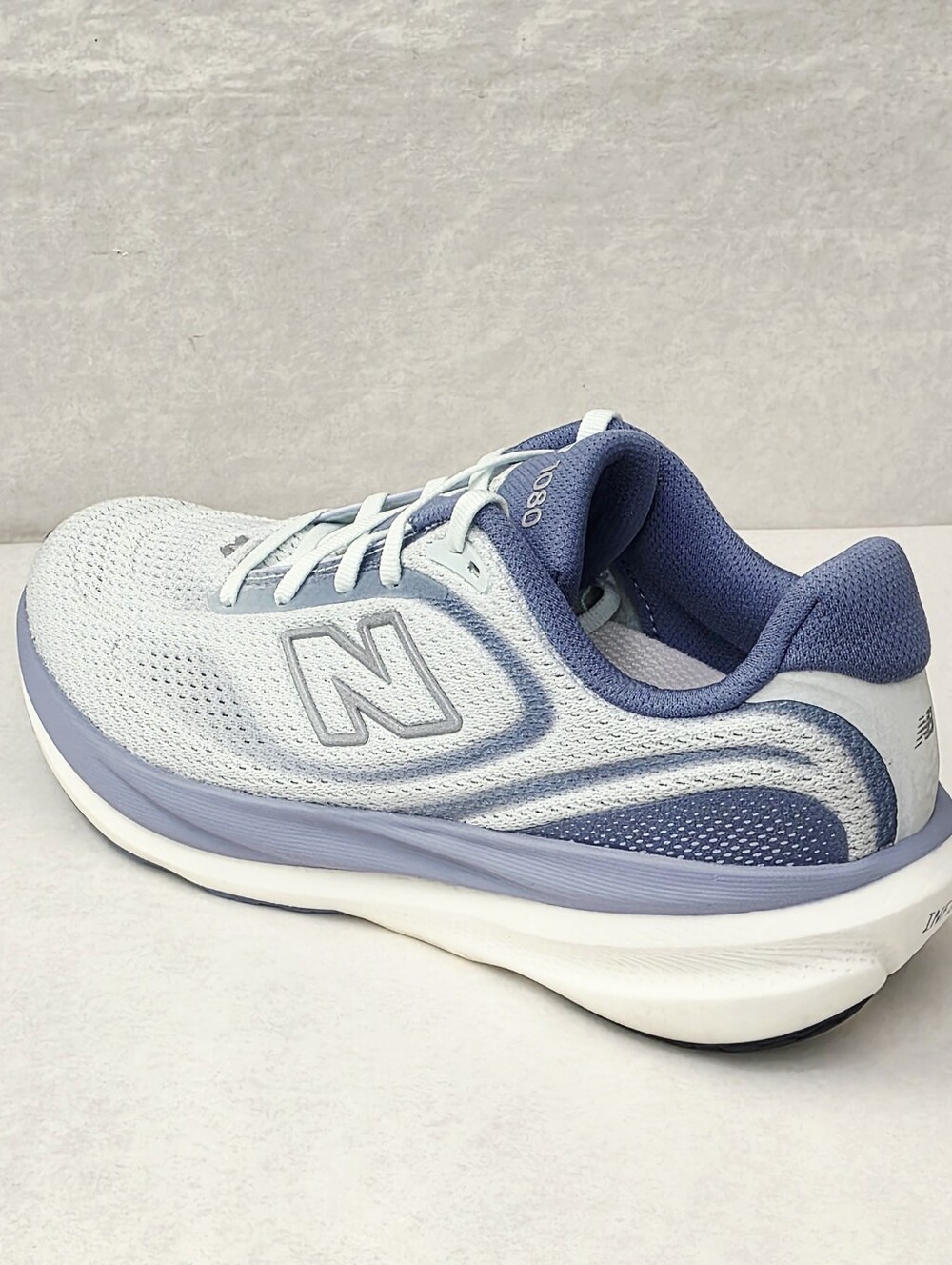 New Balance 1080 V15 - Picture 2 of 7